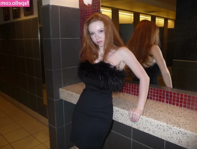 Francesca Capaldi [ francesca-capaldi ] - Who s coming to help me with this morning wood