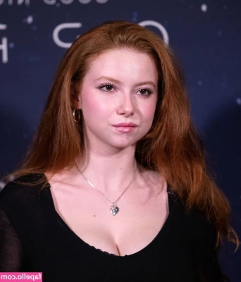 Francesca Capaldi [ francesca-capaldi ] - I needed to put them in water      J avais besoin de les mettres dans