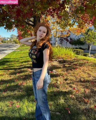 Francesca Capaldi [ francesca-capaldi ] - Video in your inbox today
