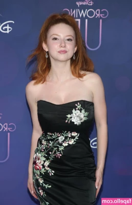 Francesca Capaldi [ francesca-capaldi ] - I dont sleep with anything else than a shirt