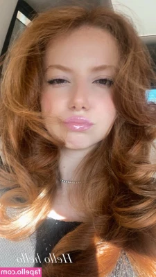 Francesca Capaldi [ francesca-capaldi ] - Danke für das geile Höschen  Wer auch seine eigenen Wunschbilder