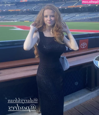 Francesca Capaldi [ francesca-capaldi ] - Can I smother you