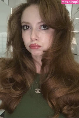 Francesca Capaldi [ francesca-capaldi ] - love this angle hehe 😋