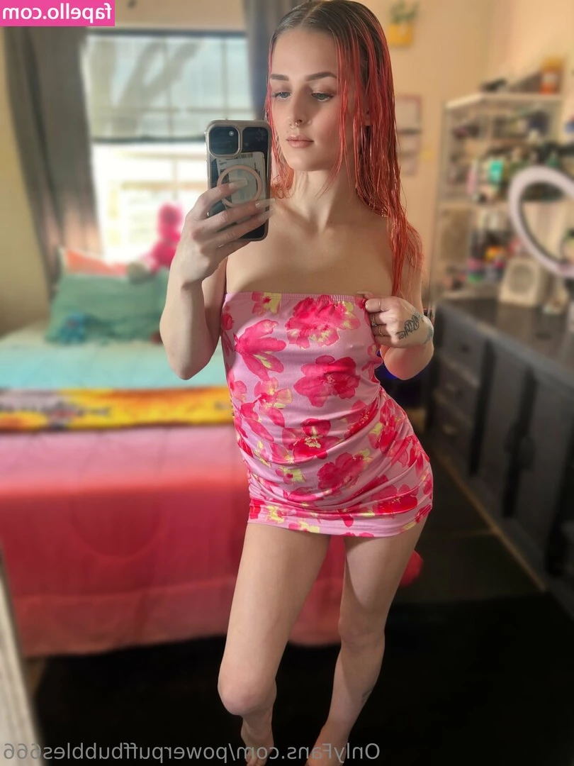 powerpuffbubbles666 - Hot new video showing off my massive thighs and huge belly hang and