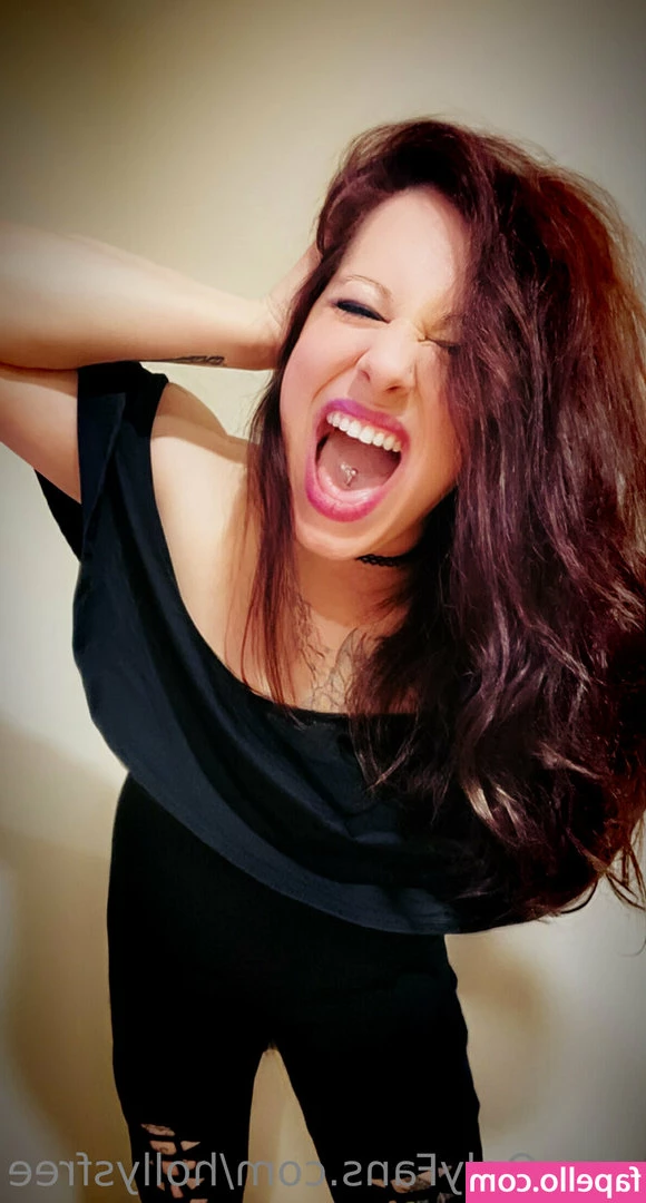 hollyfree - Morning love  how s your morning so far