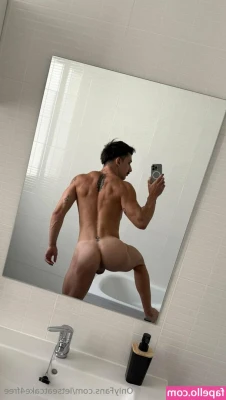 letseatcake4free - ass n pussy in ur face for vday 🍑 swipe to see me slowly pulling