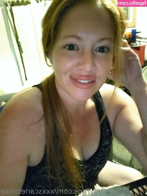 xxxscarlettrose - Doctor~ do you want to play …. with me💋