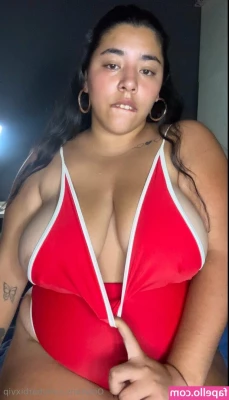 isabellahayess - swipe for a close up view 🥵