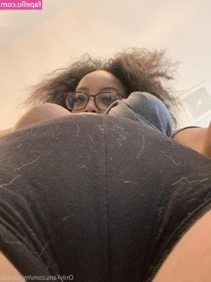 missusblu - Soles, Red Toes, & Backshots!