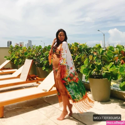 Andrea Tovar [ andrea-tovar ] - Woke up this morning with a desire of feeling myself  When was the