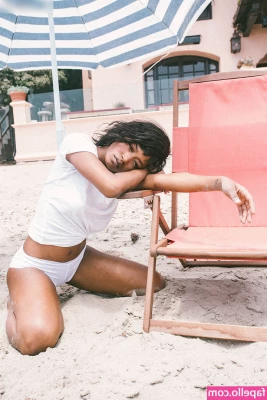 Keke Palmer [ keke-palmer ] - Some jiggle