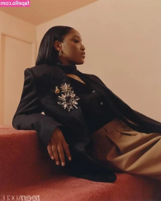 Keke Palmer [ keke-palmer ] - Blowjob and BackshotsWatch me give a nasty sloppy blowjob and get