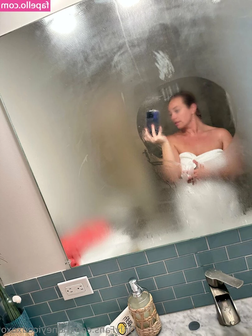 honeyicedxoxo - I love giving random internet strangers rock hard throbbing erections