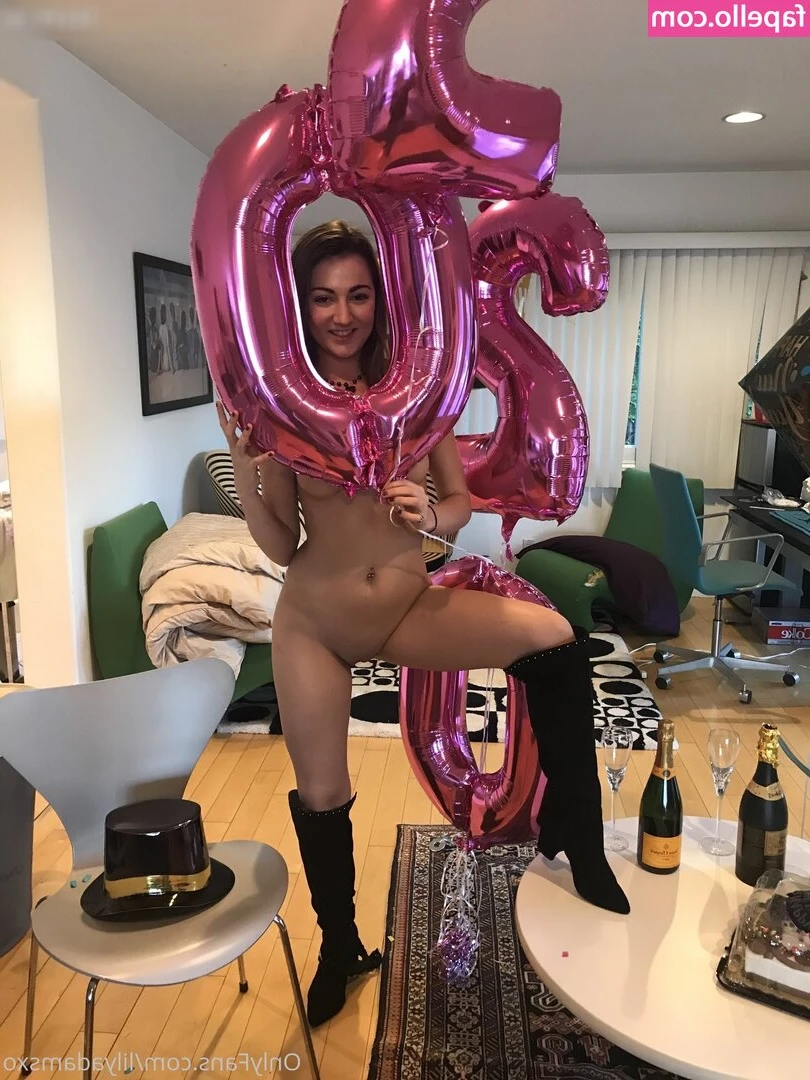 Lily Adams [ lily-adams ] - Que puedo hacer en el trabajo