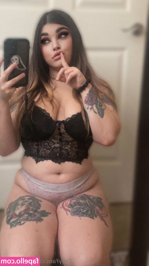 trippyleigh - Con este día de lluvia se merece muchos chirlos  que opinan amor