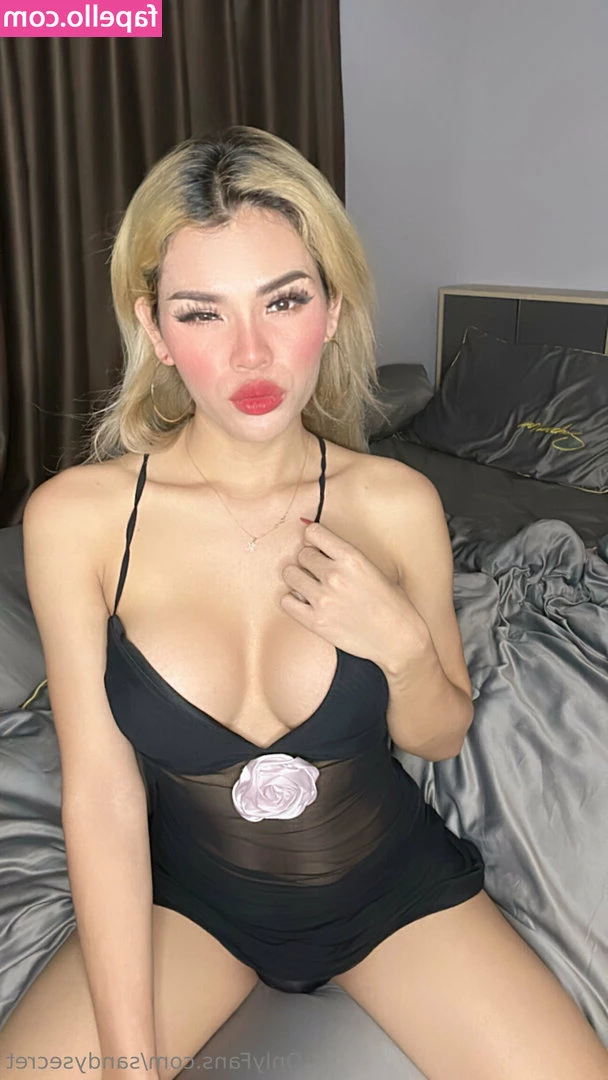 sandysecret - Happy 9th December 🍑🍑🍑