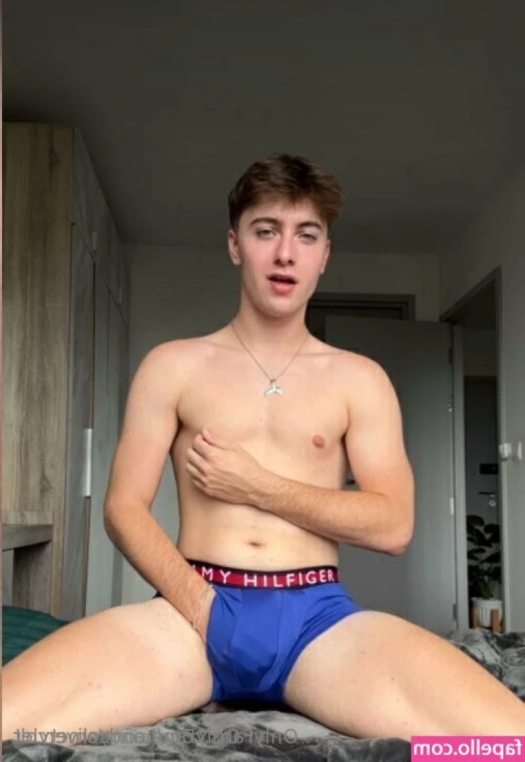 olivercolt [ olivercolt-1 ] - making content tonight            - qxeen sami