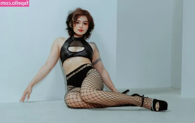 Nyaaati [ nyaaati-1 ] - Would you like some fries with that shake  It s a bootylicious