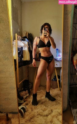 Nyaaati [ nyaaati-1 ] - Finishing up my custom list and sending videos out! Now going to