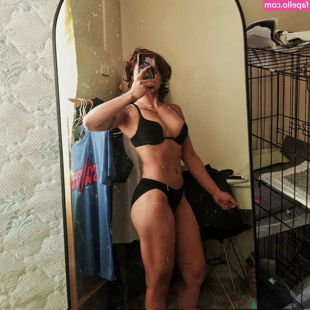 Nyaaati [ nyaaati-1 ] - I am doing a naughty Friday Night Live Show Tonight on my Onlyfans @