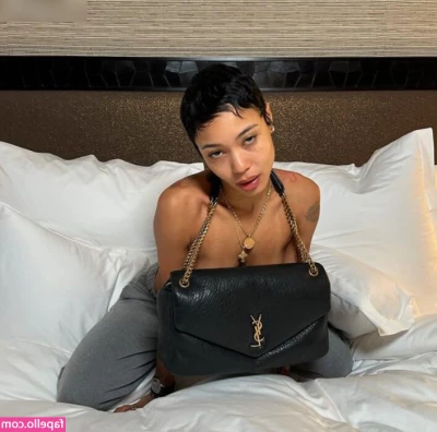 Coi Leray [ coi-leray ] - Hot, sticky, sweet.....How about a little treat? Tip anything on this