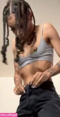 Coi Leray [ coi-leray ] - This is how I get my nipples hard for content 👌🏻 🍓🍓