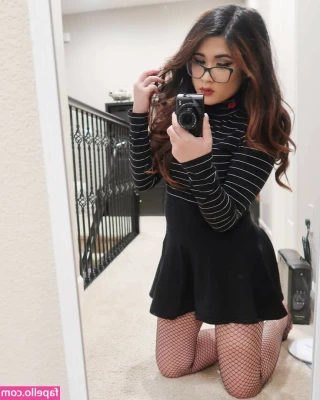 yourprincesslol - Yoga instructor gives joi