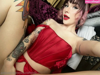 enrapturesg [ enrapturesg-19 ] - Tip me $20 and let's play 🎲🔥 Only for the next hour!! ⏰