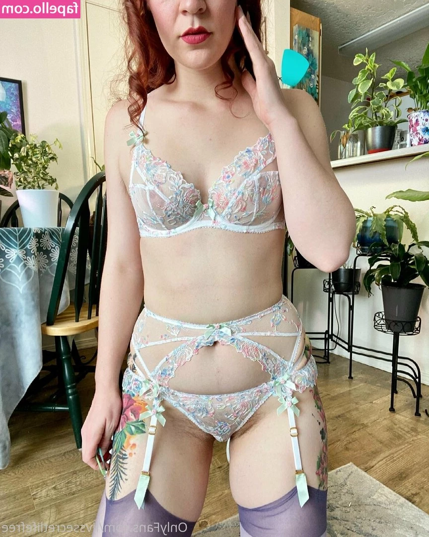 livssecretlifefree - Dando un paseo por el río 😜😘