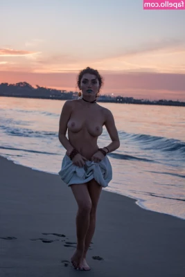 Gillian Barnes [ gillian-barnes ] - was taking pictures to send to an admirer, do you want to be an