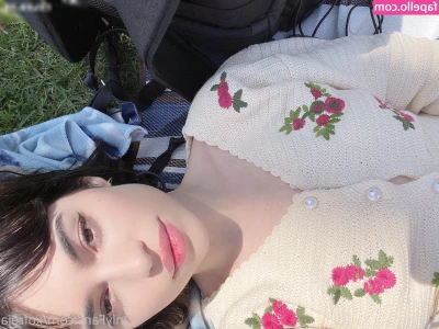 xofreja [ xofreja-27 ] - If I’m gonna be a mess, I might just be a hot mess.