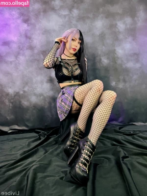 Livibee - Do you like me in leather? 🖤 part 1