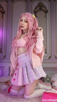 Livibee - Trying on looqs🥵🥵 Dm me to see a haul 🥵