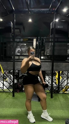 Menekşe Nur Fırat [ menekse-nur-firat ] - Caught these super sexy muscular calves at the Expo  Wearing Capri