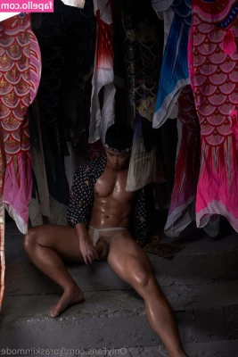koraskiinmode - Some intense alone time in @thedesertvixen 's bed...let me