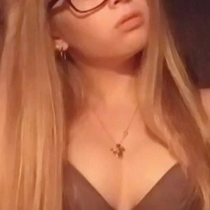 Miya Acacia