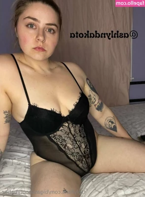 bigassbootybabez [ bigassbootybabez-2 ] - Mamando um dotado do pau grosso