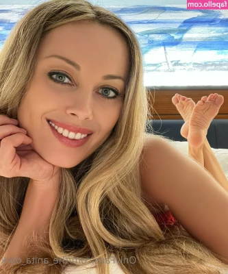 the_anita_dark [ the-anita-dark ] - I love to be spoiled 🥰 in return I like to spoil my fans that’s