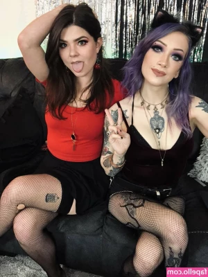 Violetreigncb - I m Back     Sorry for The silence   Hugs and kisses for everyone