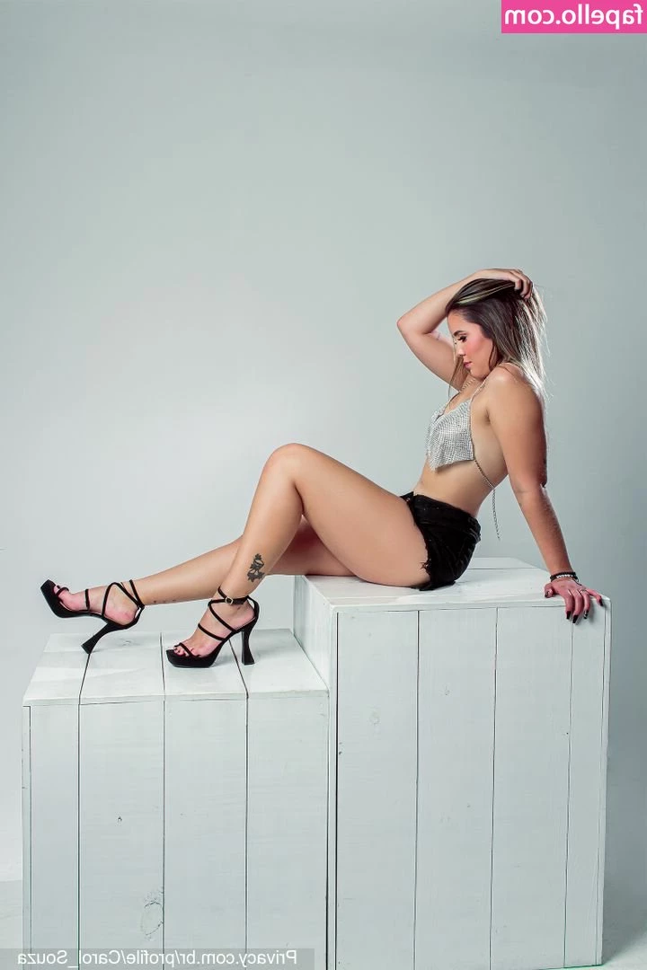 Carol_Souza [ carol-souza ] - Worship me head to toe   Tell me exactly how you re going to