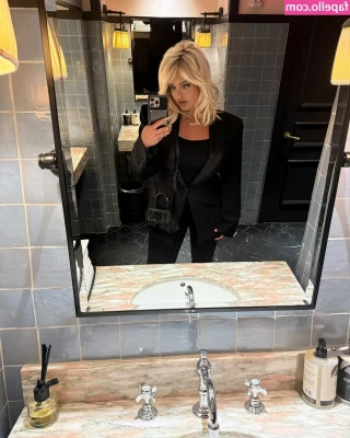 Bebe Rexha [ bebe-rexha ] - I'm travelling right now. Took a few days off but I will keep