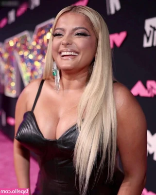 Bebe Rexha [ bebe-rexha ] - Shall we keep this hairy ?