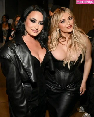 Bebe Rexha [ bebe-rexha ] - 🍑LIVE STREAM soon! 🍑 Let me know the time you would like me to