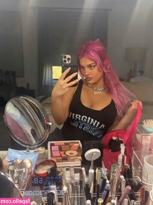 Bebe Rexha [ bebe-rexha ] - Happy FriYAY! Sending out new BG content this evening on