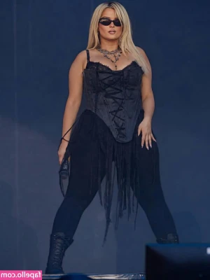 Bebe Rexha [ bebe-rexha ] - Fresh for you. Just took some selfies on the stairs 💜