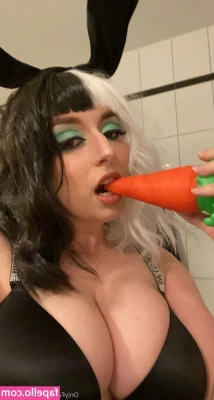 baby_elvira [ baby-elvira ] - Happy Friday 😚🤗