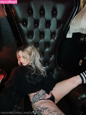 lilithsnoir - A little Sole Action