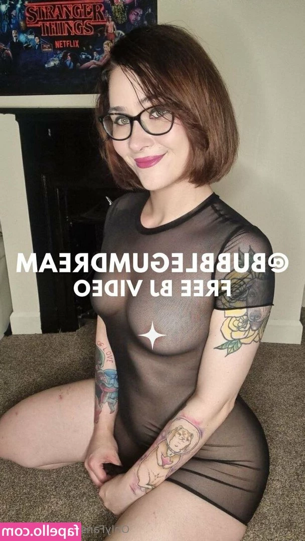 shikarod - Brunette with big as  A hot girl willing to fulfill your fantasies   