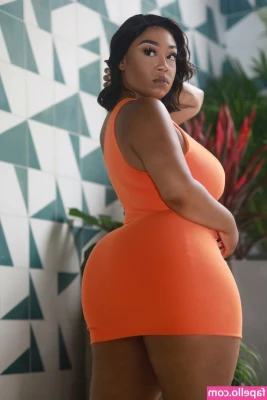 brittney_tonee [ brittney-tonee ] - Ver