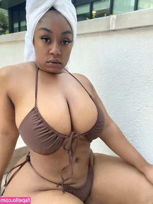 brittney_tonee [ brittney-tonee ] - Here is what happened when you order a custom video from me! 😈
